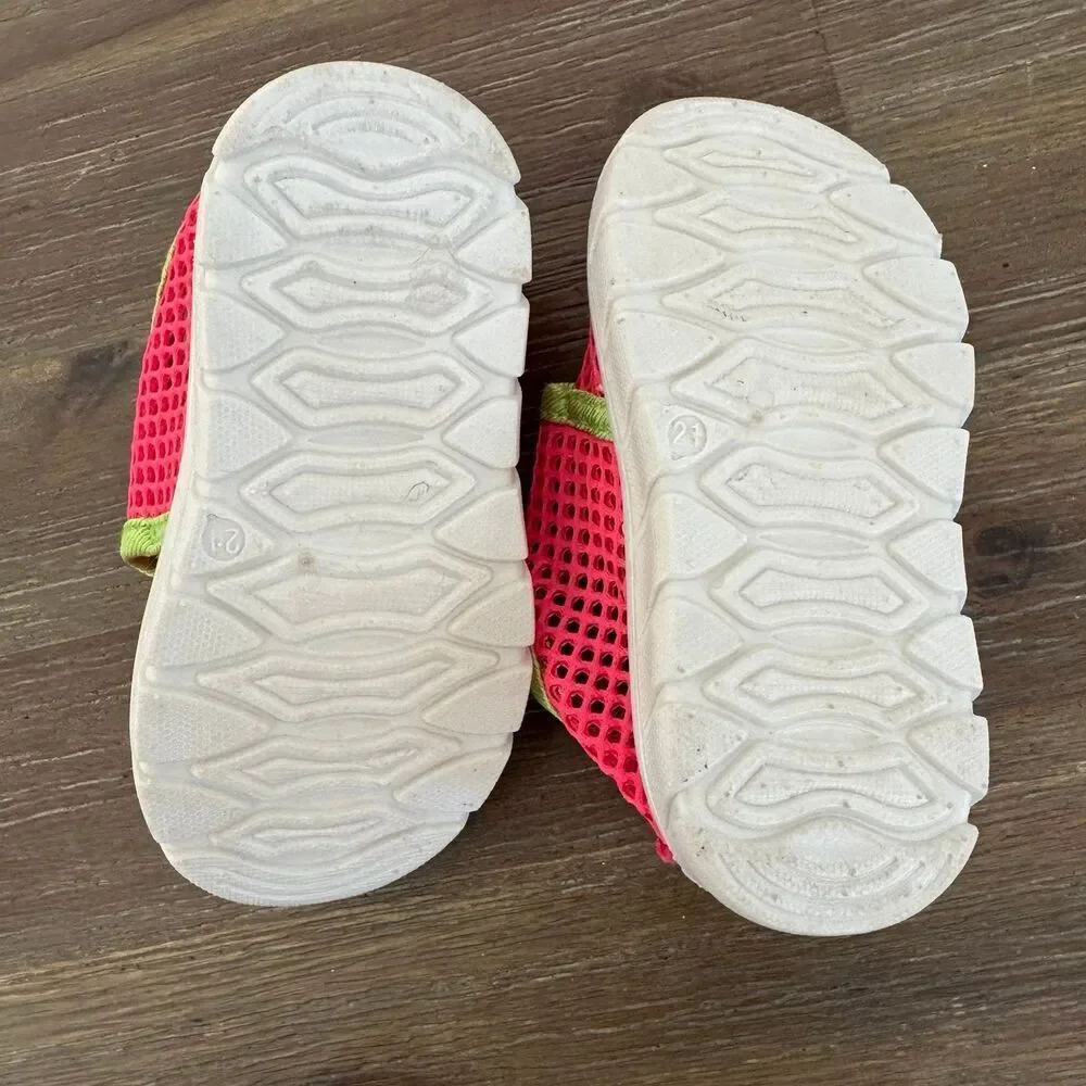 Babeimao Pink Mesh Water shoes Baby girls size 21 / 5.5